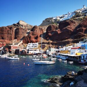 Puerto pesquero en Oia, Santorini