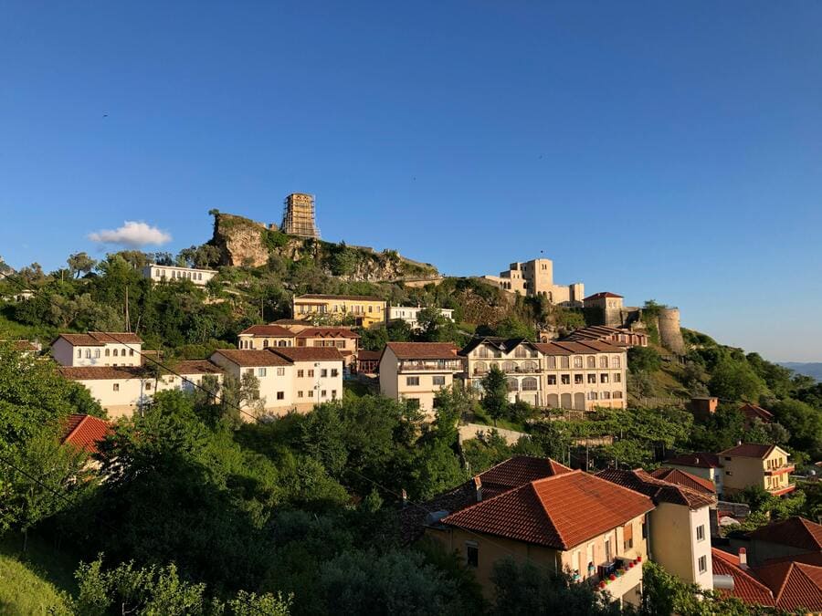 Paisaje de Krujë, uno de los pueblos más bonitos de Albania