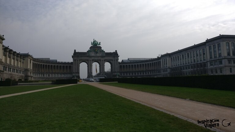 Lugares imprescindibles que ver en Bruselas: Arco del Cincuentenario Bruselas