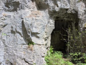 Caverna de la Segunda Guerra Mundial en Aareschlucht