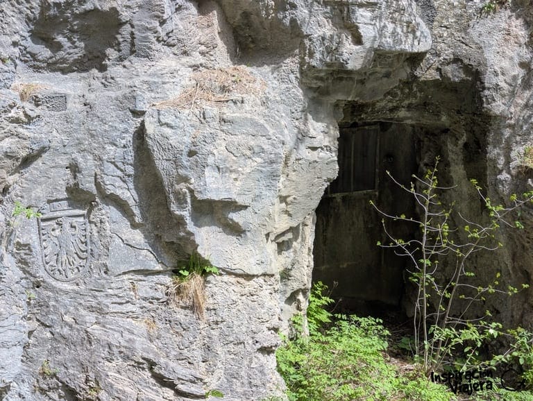Caverna de la Segunda Guerra Mundial en Aareschlucht