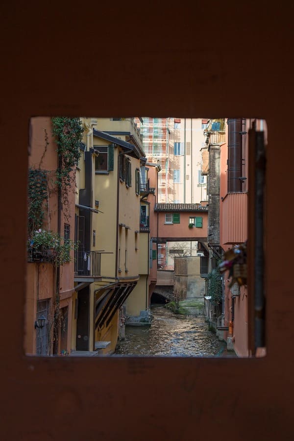 Finestrella di Via Piella