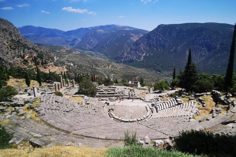 Visitar Delfos en Grecia y conocer el Oráculo en un recorrido por la ...