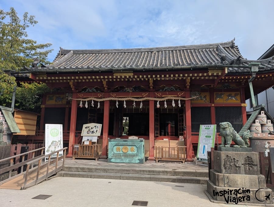 Santuario de Asakusa (sintoísta) junto al Sensō-ji, Tokio.