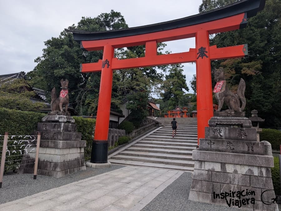 A las 6 de la mañana el Fushimi Inari está casi vacío