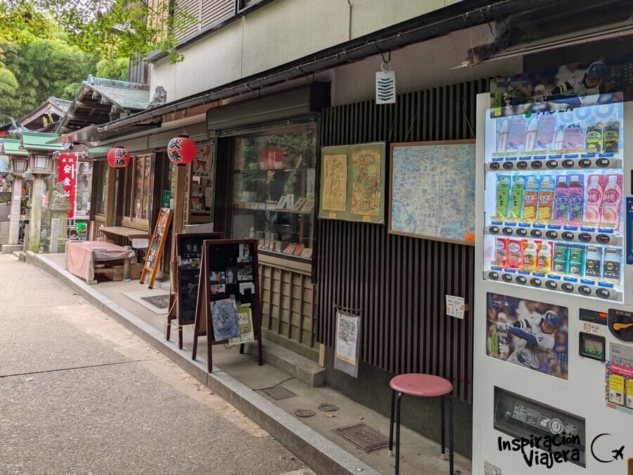 Tienda de torii personalizados en Fushimi Inari