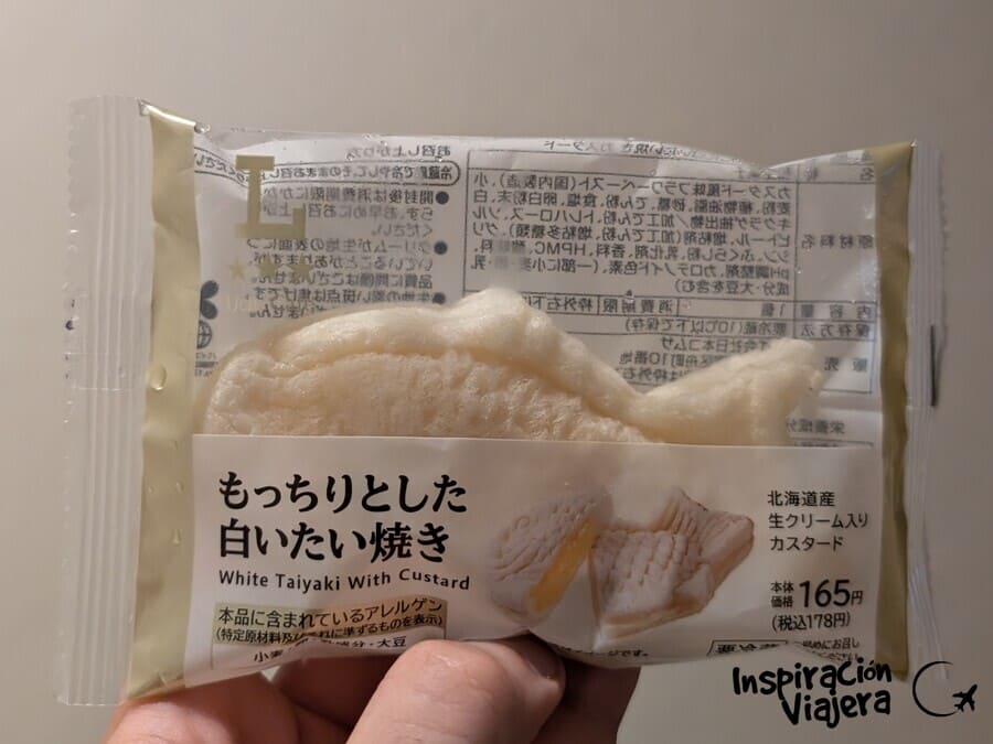 Taiyaki blanco relleno de crema pastelera