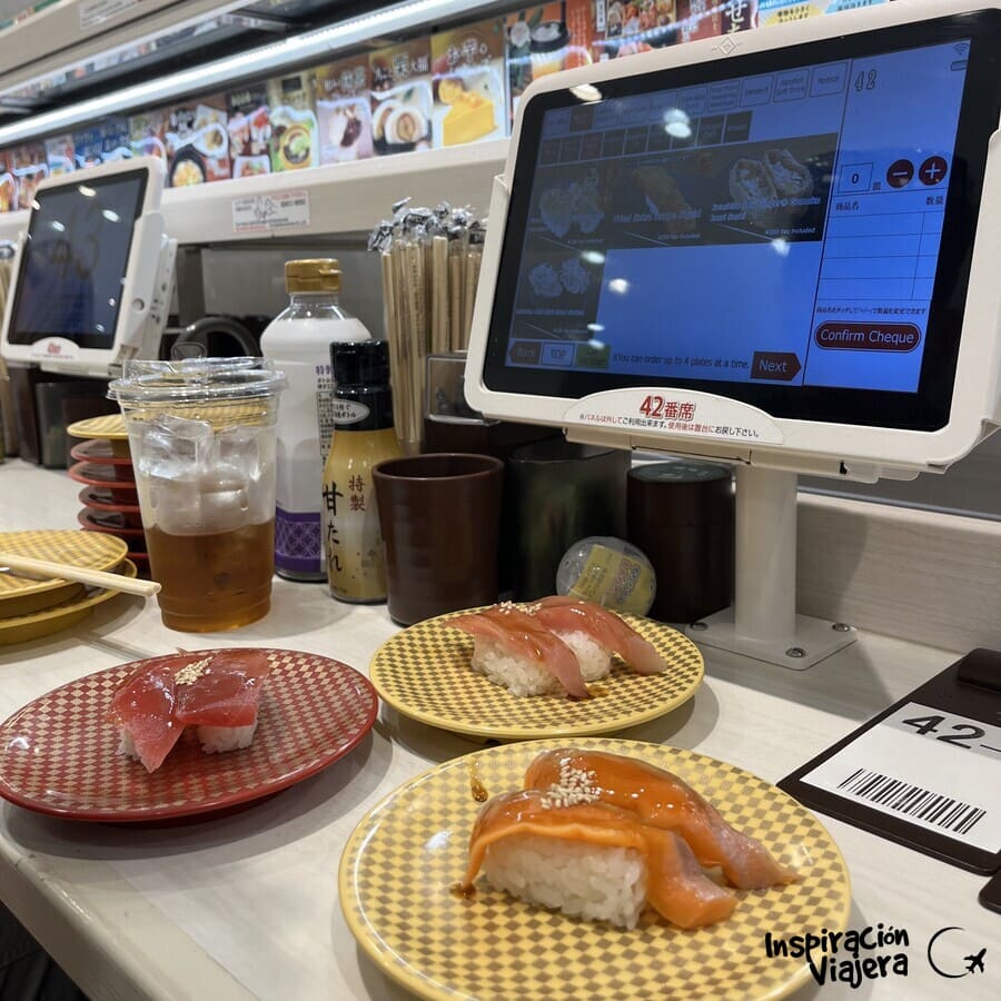 Sushi cinta transportadora Tokio
