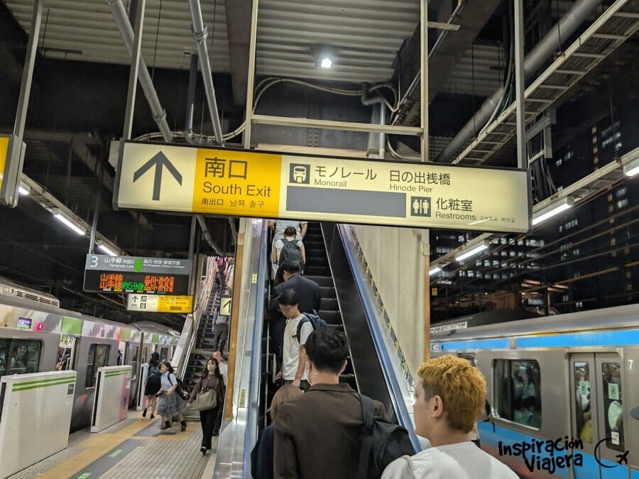 Transbordo de la JR Yamanote con el Monorraíl a Haneda