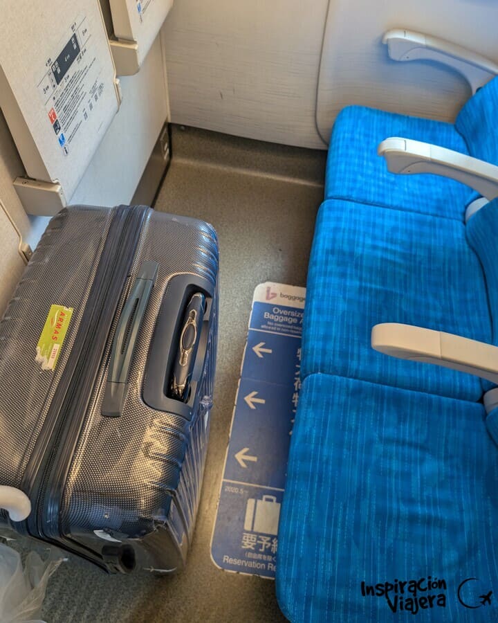 Viajar con maletas grandes en el Shinkansen