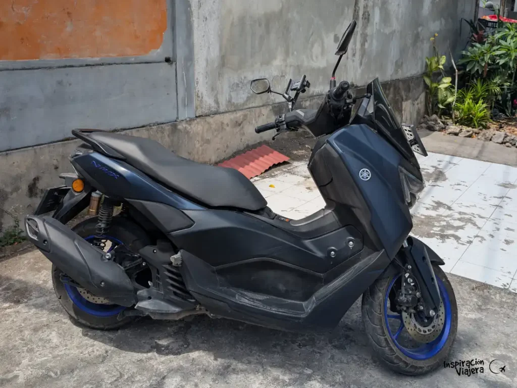Moto de alquiler en Nusa Penida