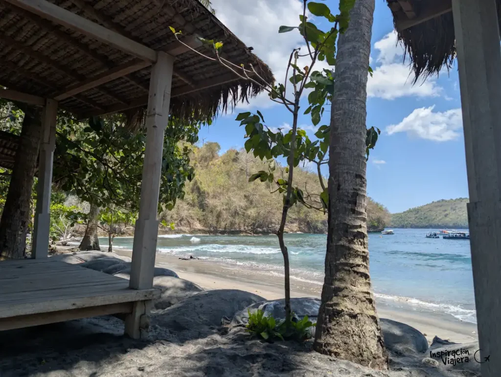 Playa de Gamat Bay y su bahía en Nusa Penida